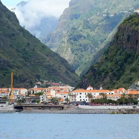 Casal São João Ribeira Brava
